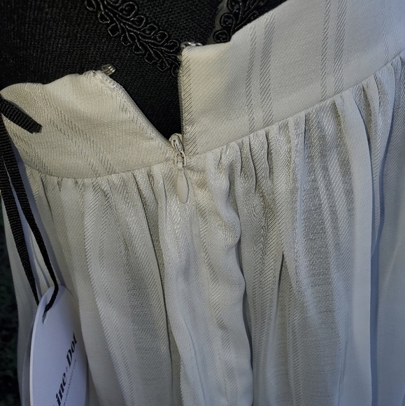 White Flowy Spaghetti Strap Crop Top New Small - Picture 4 of 7